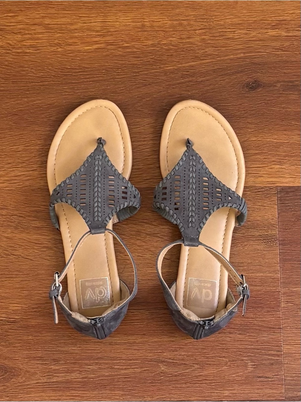 Dolce Vita Gray Faux Leather Crochet Thong Sandals - 8